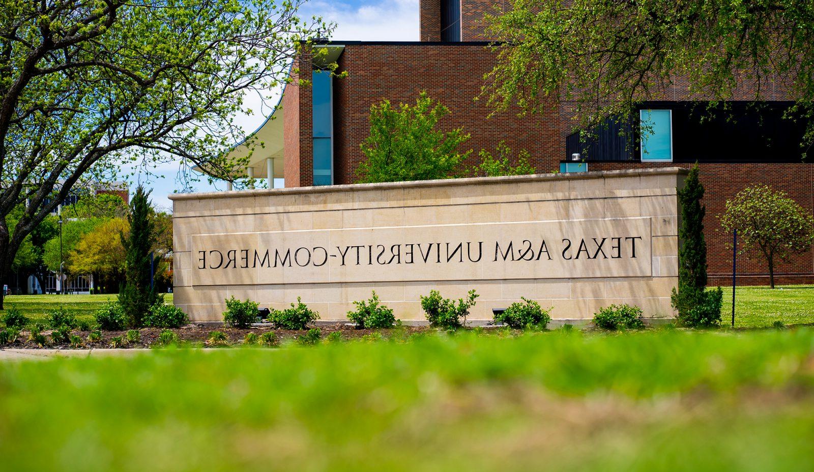 A campus sign saying Texas A&M University-Commerce